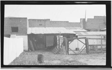 Clean up Campaign - back alley  in Santa Paula