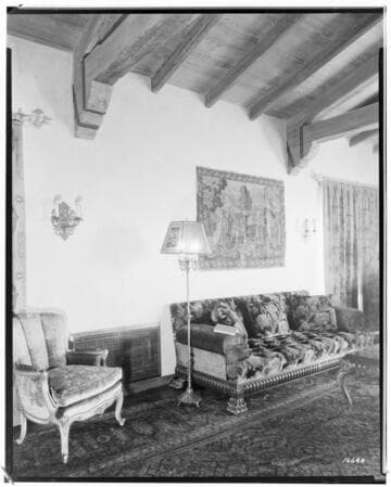 H2.7 - Home Living Room - Electric Heating