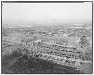 Long Beach Steam Station, Plant #3 - General view of yard