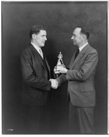 P1.1 - Group Portraits - Basketball Trophy