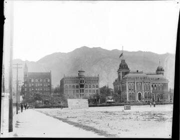 25th Street showing Reed Hotel, Orpheum Theater, and City Hall