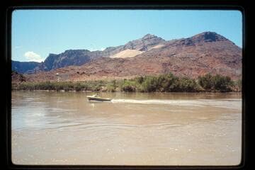 18' jet moves up river; Lees Ferry
