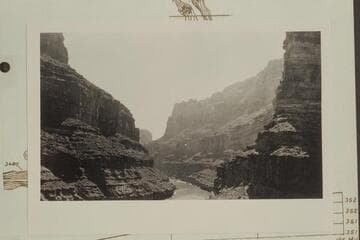 Down to 30 Mile Damsite from Mile 186.3.  The nest of rocks near the left bank at bottom margin appears in 64-4-3 CTCN 185-17
