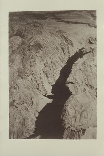 The uptilted strata of Iceberg Canyon