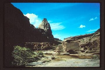 Down Horseshoe Canyon near paintings
