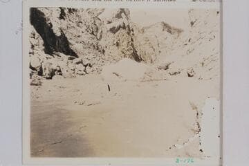 "The big rock that Jaeger missed--Tuna Creek Rapids."  Bright Angel gauge:  2,650 cfs