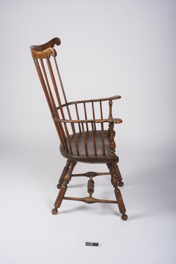 Comb-back Windsor Armchair with D Seat