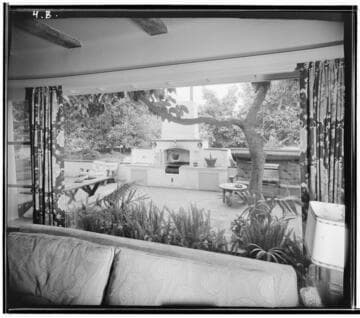 Hull, Mr. & Mrs. Tom, residence