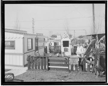 Cunningham, Mr. and Mrs. Vincent, residence