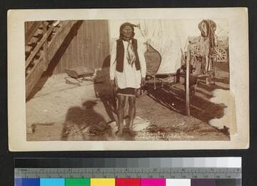 Chief Kicking Bear, leading chief of the Brule hostile Indians. Pine Ridge, S.D