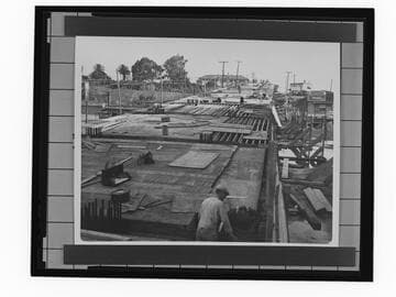 Santa Monica Pier construction