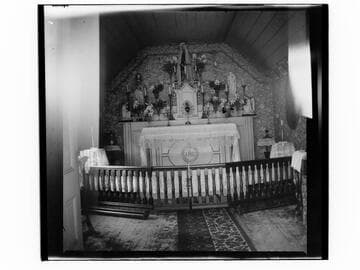 Rancho Camulos interior of chapel