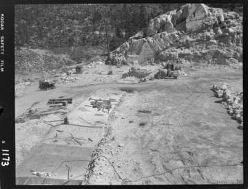 Big Creek - Mammoth Pool - Placing concrete - Spillway crest