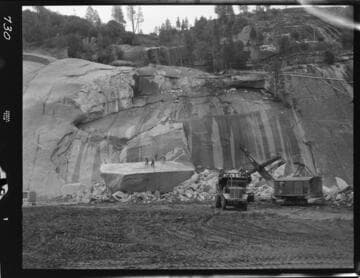 Big Creek - Mammoth Pool - Drilling of Daulton overhang boulder