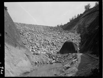 Big Creek - Mammoth Pool - Rock Toe from downstream