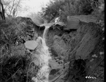 Kaweah Miscellaneous - Flood repair photos - Break in #3 conduit near Station 60