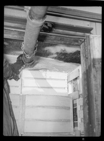 Packing shipment with crushed ice