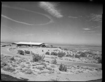 Red Nichols's desert home on a golf course