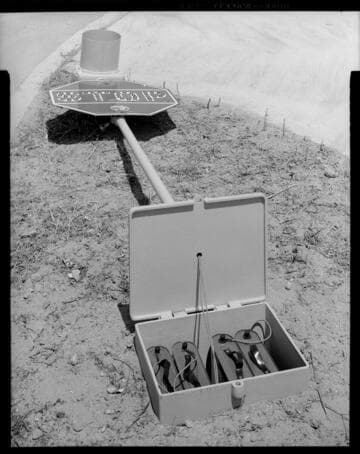Portable battery powered stop sign