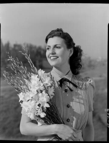 La Nelle Smith and Flowers for Electric Times cover (May 1941)